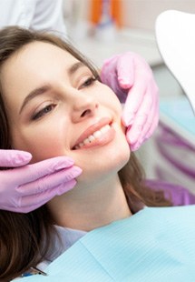 patient visiting cosmetic dentist